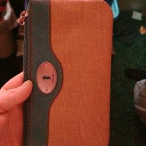I am selling an keyper fossil wristlet